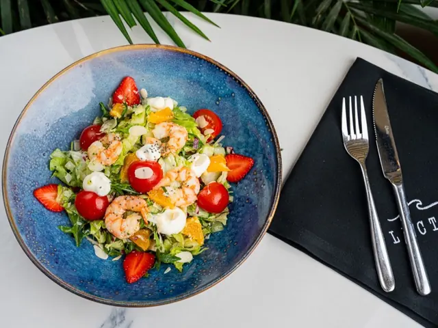 Mixed Leaf Shrimp Salad