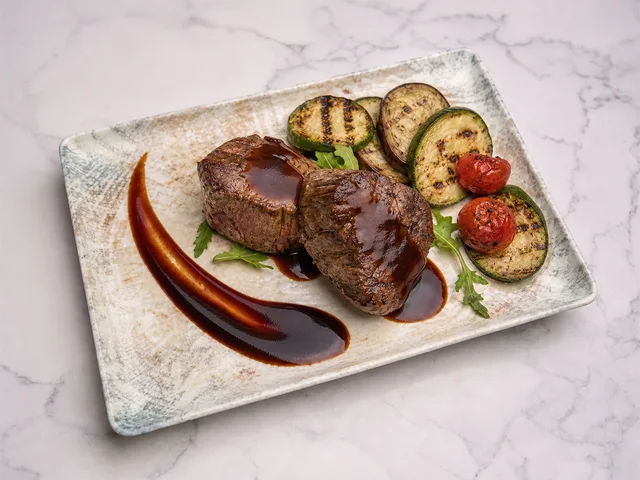 Filetto di Manzo con Salsa Demi-Glace